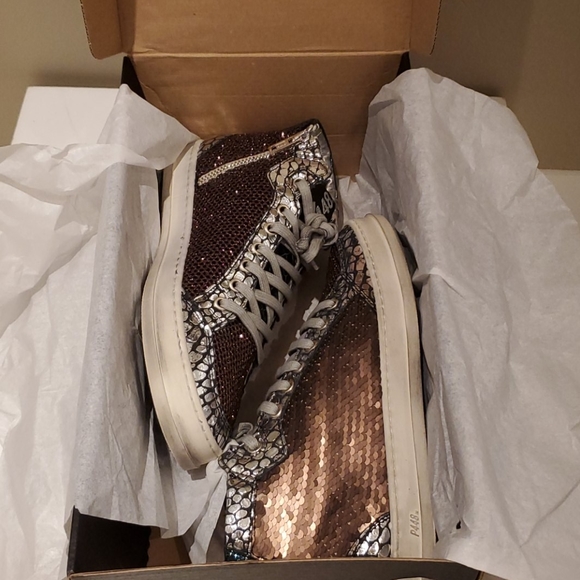 P448 NWT Love B Mid Top Metallic Sneakers - Picture 4 of 9